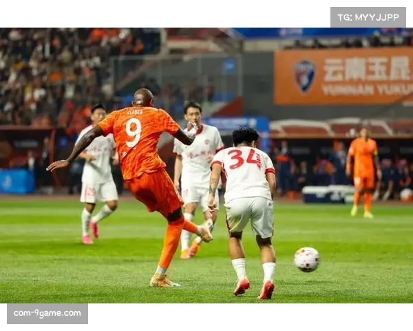 约尼查终场前锁定胜局 云南玉昆主场气势如虹 约尼查终场前锁定胜局 云南玉昆主场气势如虹